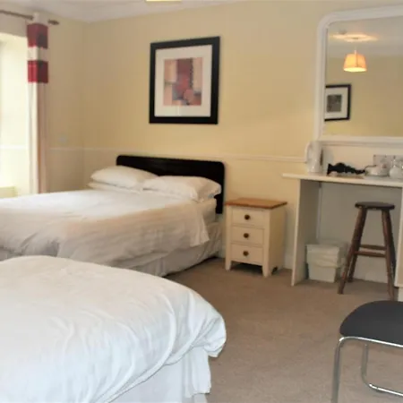 No.13 Townhouse Guest house